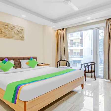 Treebo Sai Village Gold Souk - Sec 43 Gurgaon Bagian luar foto