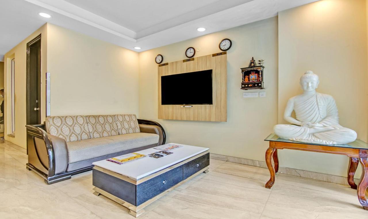 Treebo Sai Village Gold Souk - Sec 43 Gurgaon Bagian luar foto