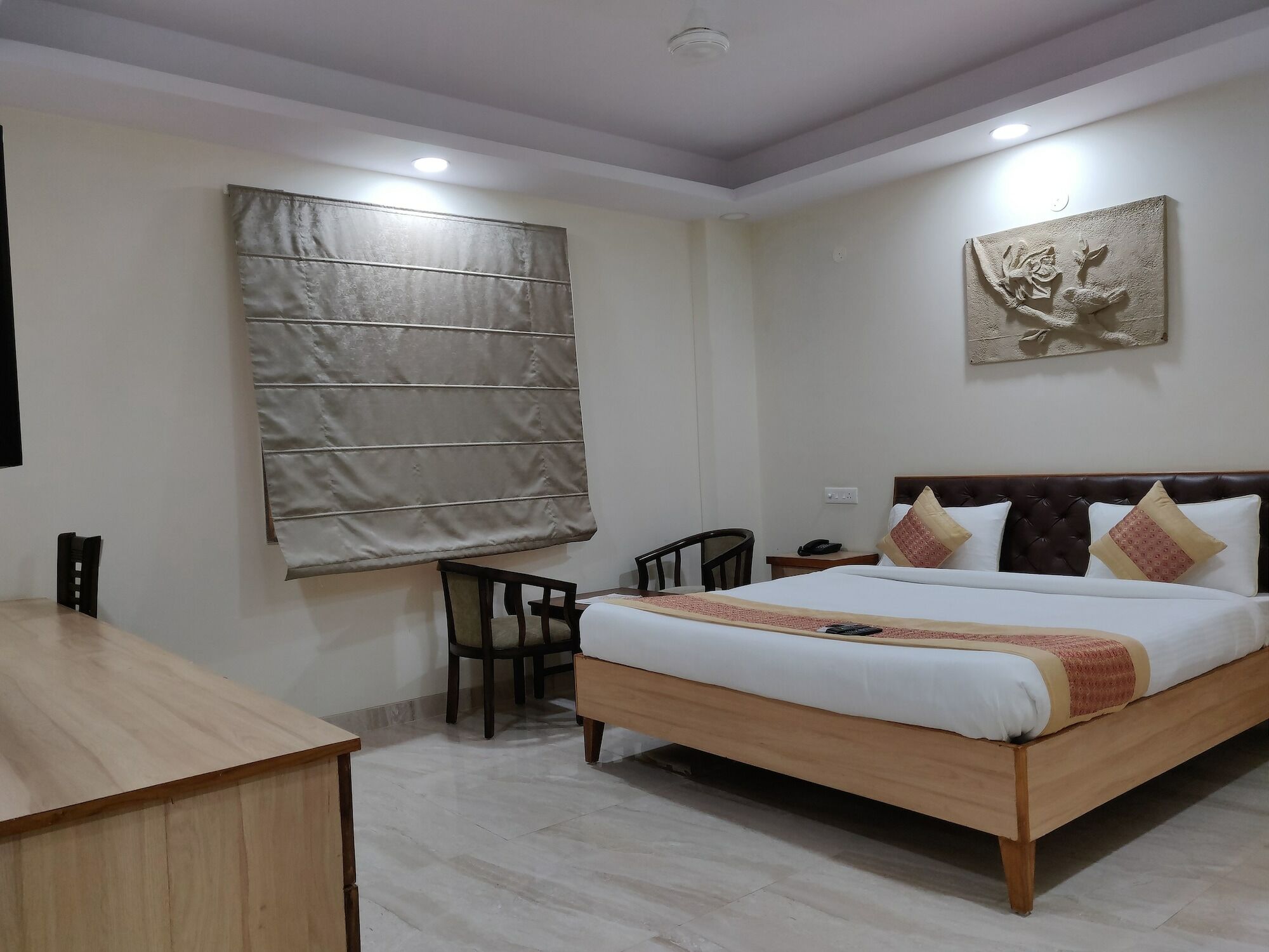 Treebo Sai Village Gold Souk - Sec 43 Gurgaon Bagian luar foto