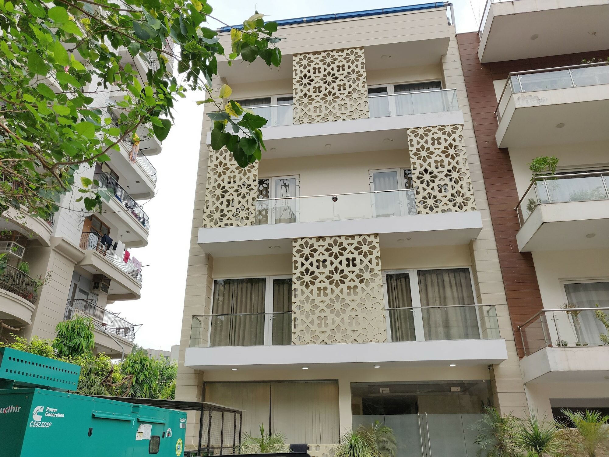 Treebo Sai Village Gold Souk - Sec 43 Gurgaon Bagian luar foto